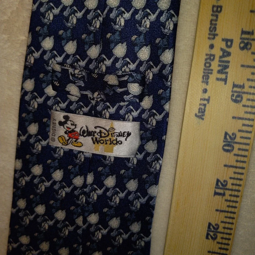 Walt Disney World Tie Mens Donald Duck Silk Hand Made Cartoon Character Necktie